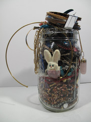 1.75 lbs Mystery Jewelry Lot VTG to Now All Wearable Necklaces~JAR NOT INCLUDED