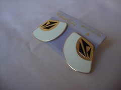 VINTAGE SAMUEL HUANG SIGNED CLOISONNE RETRO ABSTRACT BLACK WHITE ENAMEL EARRINGS