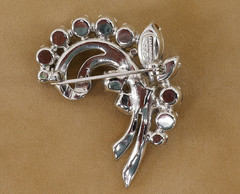 ViNTAGE EiSENBERG ICE SAPPHiRE BLUE & CLEAR RHiNESTONE SiLVER TONE PiN BROOCH