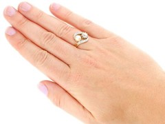 1.07 Ct Diamond and Natural Saltwater Pearl 18k Yellow Gold Twist Ring Antique