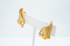 Vintage Clip On Earrings Gold Tone Rhinestone V5