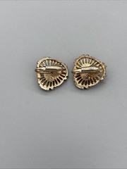 Vintage Signed Kramer Faux Pearl Gold Tone Clip-on Earrings GIFT .75″