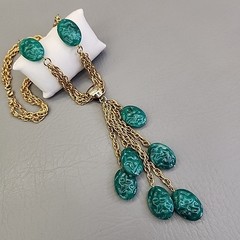Vintage Celebrity NY Necklace Simulated Jade Green Dangles Gold Tone Layers 20″