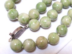 CHINESE VINTAGE Apple GREEN JADE 10mm BEAD NECKLACE, SILVER CLASP, 84 grams
