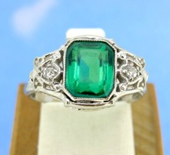 1.00 ct Emerald Man Made 18kt White Gold Two Diamonds Antique Ring Size 6.75