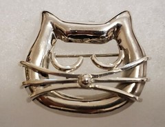 Vintage Modernist Mid-Century Silver Cat Face Brooch/Pendant with Secure Clasp