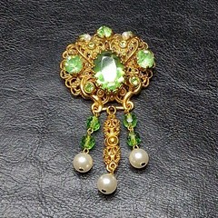 Vintage Pin Brooch & Earrings Set Green Rhinestone & Faux Pearl GERMANY. 16.107