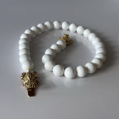 Rare 1974 Mimi di Niscemi Frog Clasp White Bead Choker Necklace Signed Vtg