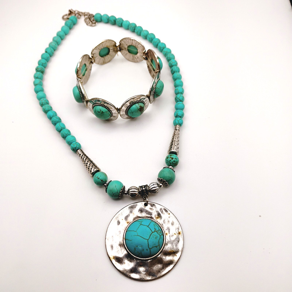Vintage Southwestern Style Silver Tone Resin Stones Bead Necklace Bracelet Set