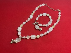 Elegant Moonstone-Inspired Necklace & Bracelet Set – Luminous Beads with Pearl-L