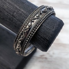 Vintage Bracelet / Bangle – Dark Silver Tone Ornate 7.25″