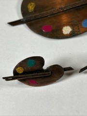 VINTAGE COPPER BROOCH & CLIP EARRINGS ARTIST PALETTE PAINT BRUSHES NICE