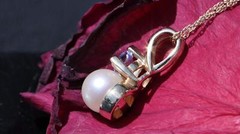 14k yellow gold pendant 6.7mm Akoya cultured pearl 0.24ct tanzanite 1.75g