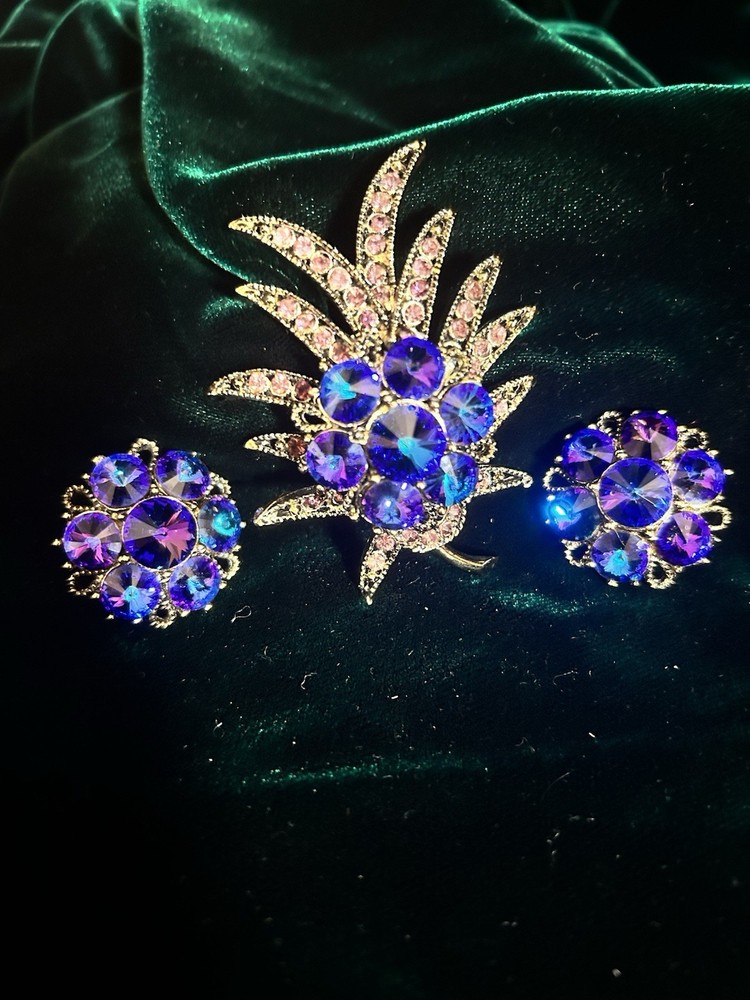 Vintage WEISS Heliotrope Rivoli Rhinestone Brooch Earrings Set Thistle