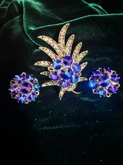 Vintage WEISS Heliotrope Rivoli Rhinestone Brooch Earrings Set Thistle