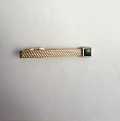 Nice Vintage Swank Mid Century MCM Modernist Jade Stone Tie Bar Clip
