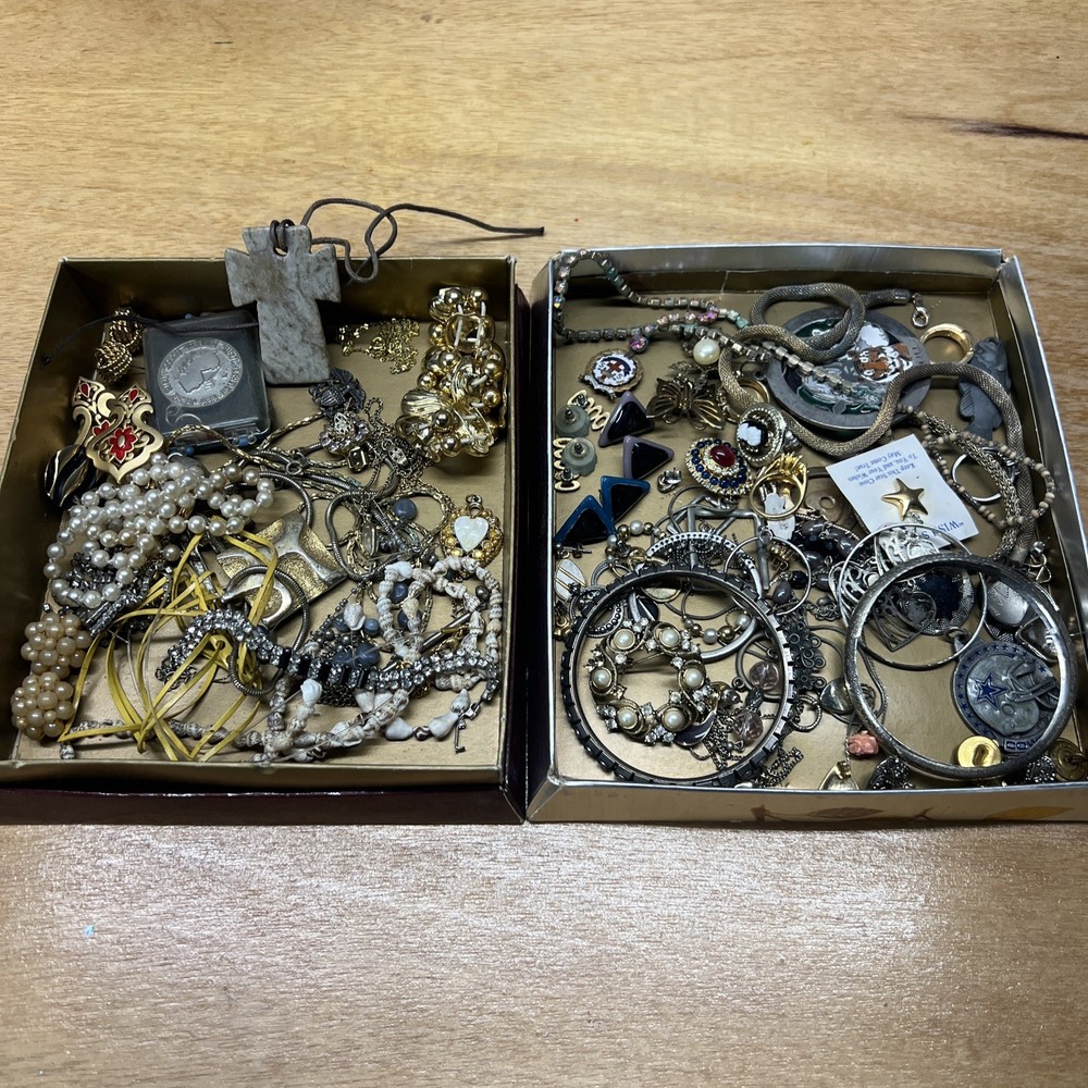 Vintage Lot Of Mixed Costume Jewelry