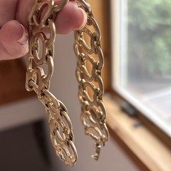 VTG Trellis Pattern Bracelet 1″ Wide Gold Tone Fold Over Latch
