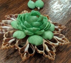 Handmade Seashell Brooch Pin Flower Design Dangling Shells Green 2.25″ Diameter