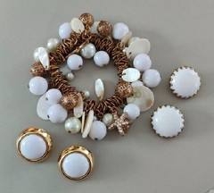 Gold Tone Starfish Statement Set Bracelet and Earrings Nautical Beach Chunky