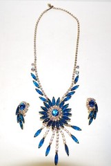 GORGEOUS DELIZZA & ELSTER JULIANA BOOK PIECE BLUE SUNBURST NECKLACE AND EARRINGS