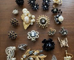 Vtg Craft Jewelry Lot Rhinestone Floral Cameo Etc Collage Art Lot READ
