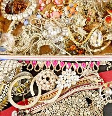 Vintage To MOD ALL RHINESTONE BLING Craft/Junk Jewelry 2.2 lbs Arts Crafts DIY