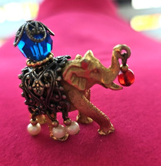 Vintage Signed Napier Jeweled Elephant Brooch/pin Faux pearl dangle Gold Tone