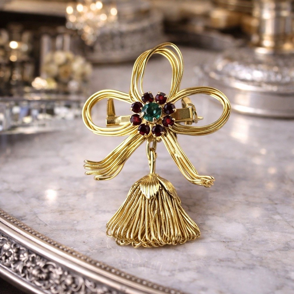 Vtg 1980s Christmas Bow W/ Bell – Gold Tone – Red & Green Rhinestones – 1”x2.5”