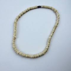 Vintage Hawaiian Puka Shell Bead Necklace 70’s Barrel Clasp 15.5 In