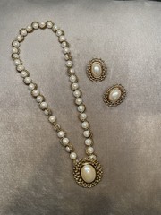 Vintage Lady Remington Faux Pearl Jewelry Set