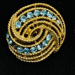 VTG‼ TRIFARI Gold Tone Blue Crystals Rhinestones Clip On Earrings Round Swirl