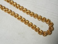 …Vintage TRIFARI…Gold Tone Spiral Links Chain Necklace…18″ Long…