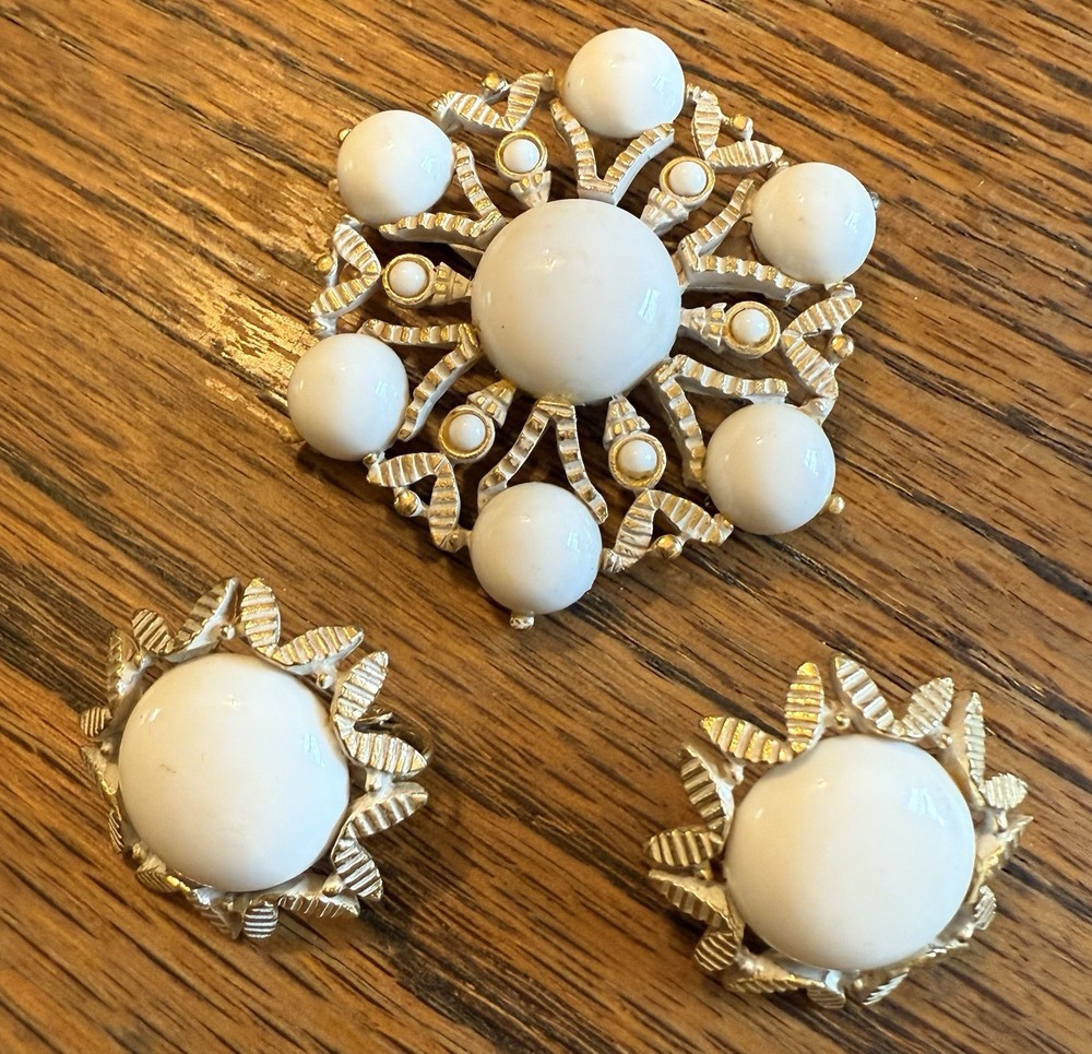 Gerry’s Vintage Mid-Centry Milk Glass Brooch & Clip Earrings