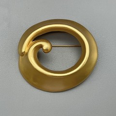 AK Brooch Abstract Modernist Swirl Round Gold Tone Art Pin Retro Costume Jewelry