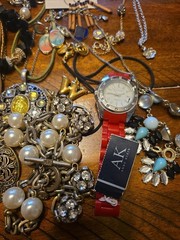 Lot 1 Mixed Lot All Marked Jewelry Anne Klien, Liam Sophia, Joan Rivers, Chaps,