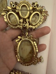 Verified Juliana D&E Book piece art glass full pature neck earring brooch brac