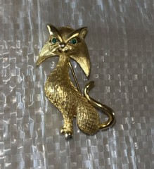 Vintage signed LG Lind Gal Goldtone Cat with Rhinestone Green Eyes