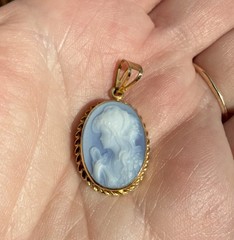 18k Gold Blue Agate Cameo Pendant Made In Italy