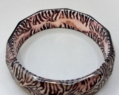 Vintage 80s Chunky Lucite Bangle Bracelet Glitter Asymmetrical Animal Print 8.5