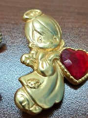 Vintage PMI PRECIOUS MOMENTS Brooch Pin Matching Heart Earrings Set