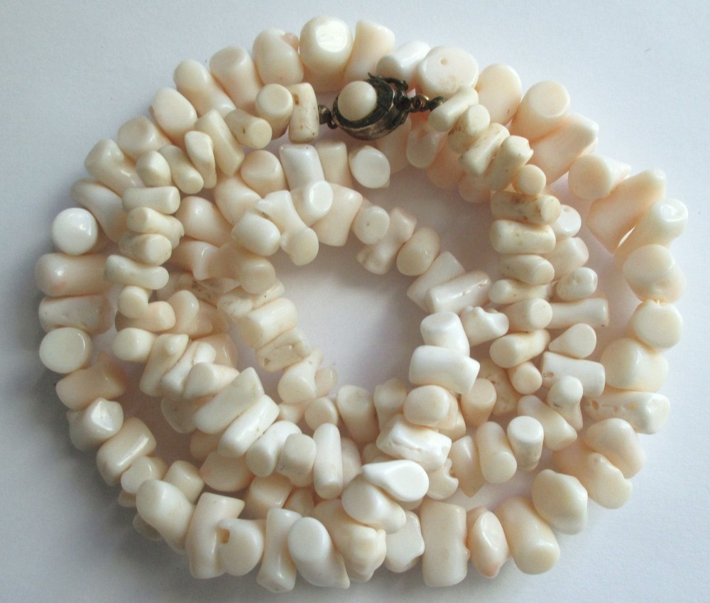 116g 30in VINTAGE ANGEL SKIN CORAL GRADUATED BRANCH BEAD NECKLACE SILVER CLASP