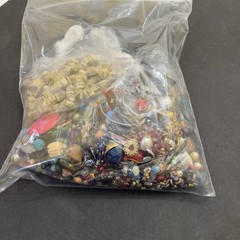 2.46lb Mixed Estate Junk Jewelry Lot – Single Earrings, Beads, Broken Unresearch