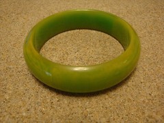 Vintage 3/4″ Bakelite Bracelet! Mottled Lime Green & Yellow Custard Colors!