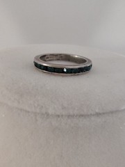​Vintage Sterling Silver Channel Set Emerald Green CZ Eternity Ring Band Sz 4.75