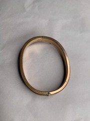 Vtg 60s Gold Plated Hinged Bangle Bracelet 1/4”w Floral Etched Detail Oval Shape