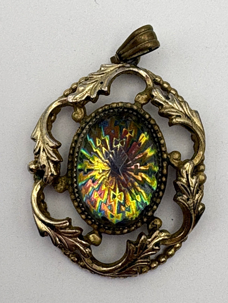 Vintage Gold Tone Oval Watermelon Rivoli Pendant Unmarked