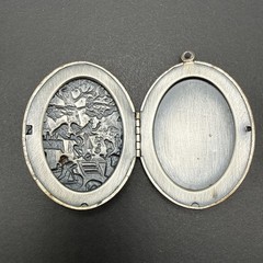 Vintage Revlon Town Large Silver Tone Locket J3a