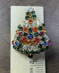 1 3/4 Inch Austrian Crystal Christmas Tree Pin Brooch Vintage Austria