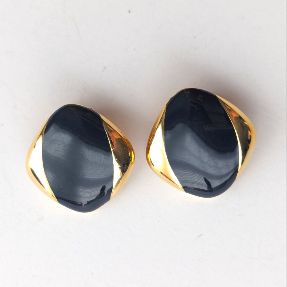 Vintage 80s Chic Gold Tone Classic Diamond Shape Navy Clip On Earrings
